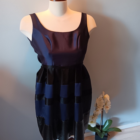 Marciano blue satin sleeveless dress - Picture 2 of 7